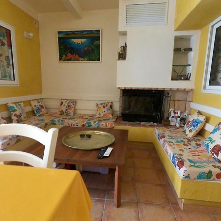 Dorm Hostel Camp Backpackers Marsiglia Esterno foto