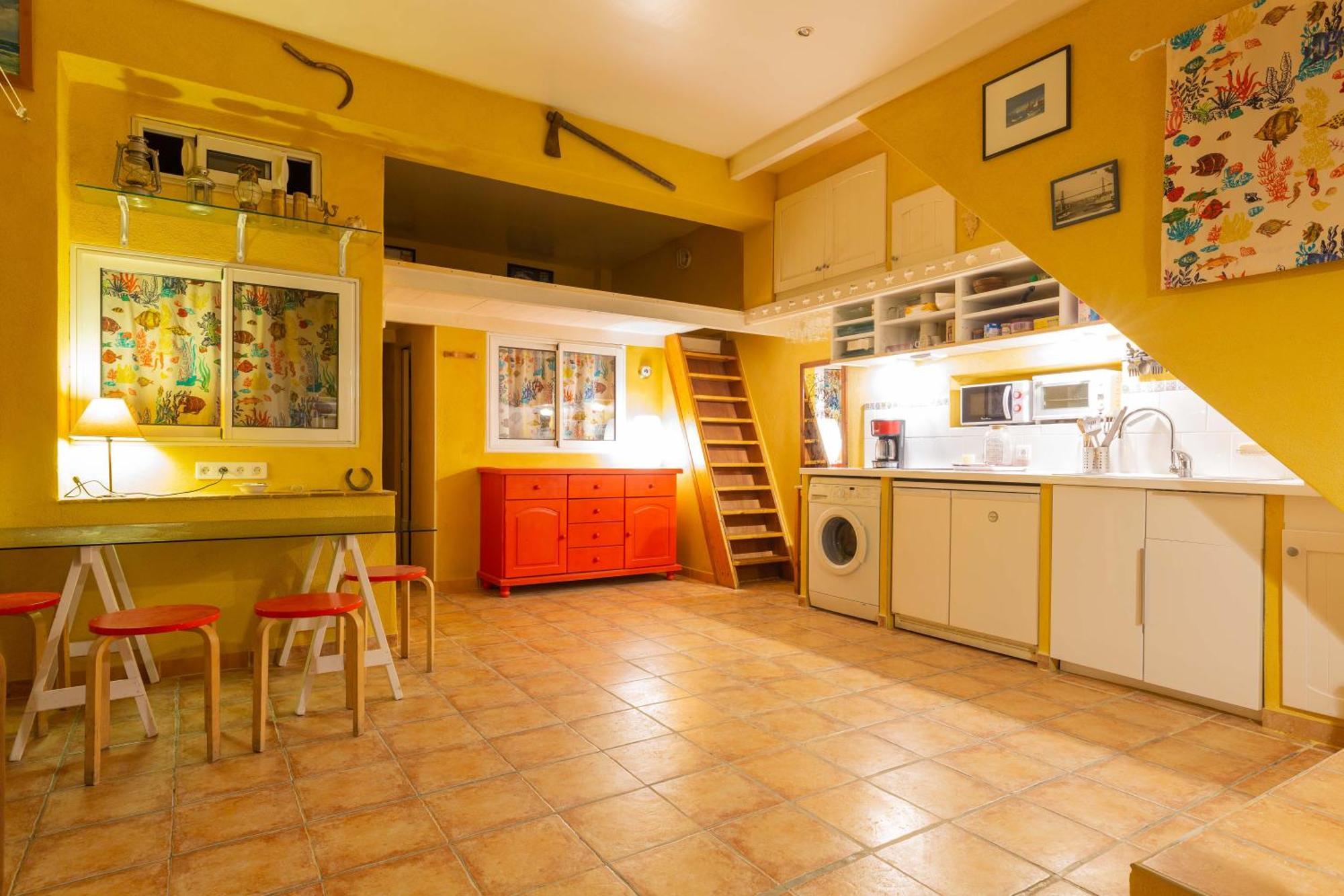 Dorm Hostel Camp Backpackers Marsiglia Esterno foto