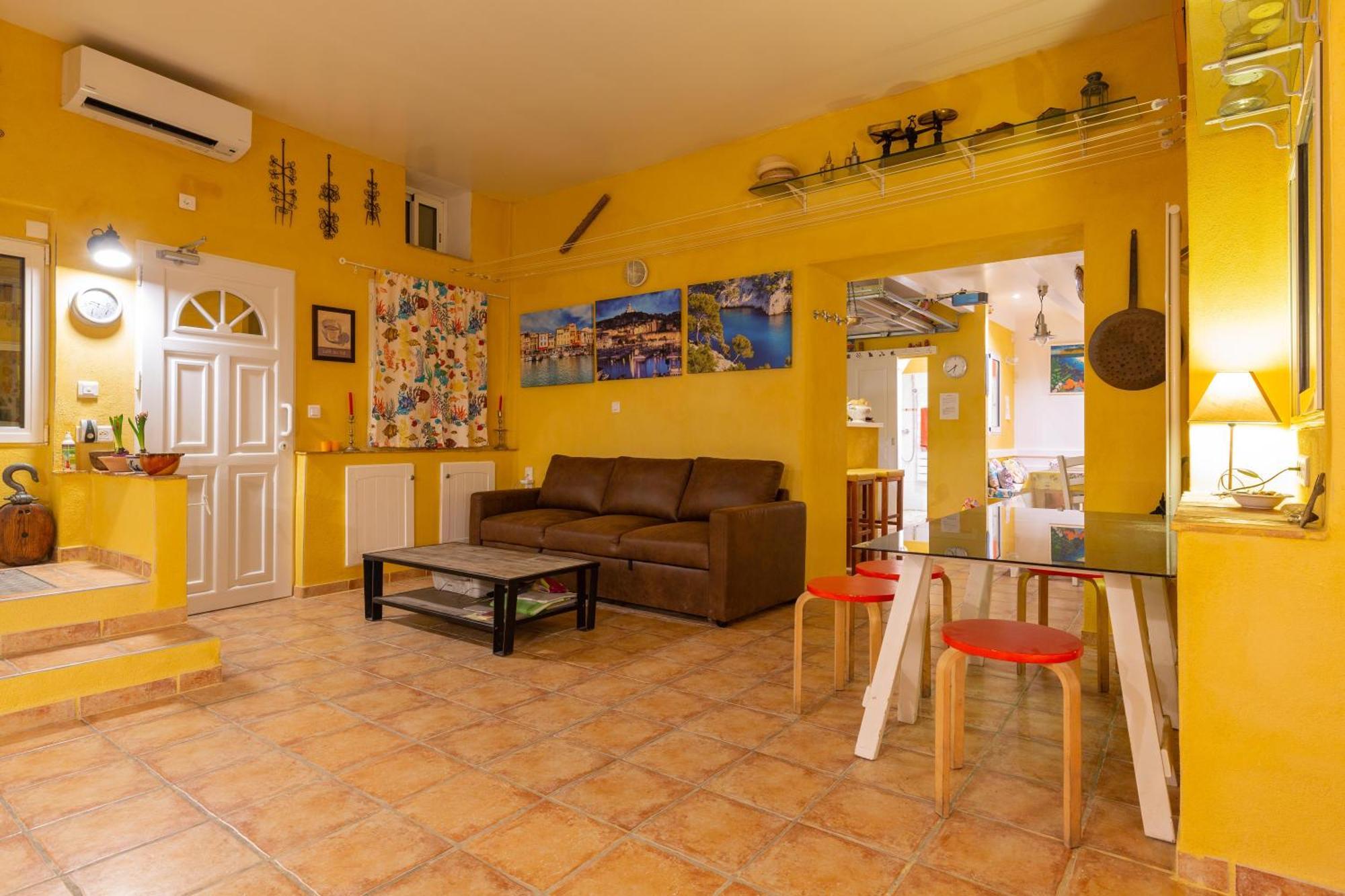 Dorm Hostel Camp Backpackers Marsiglia Esterno foto